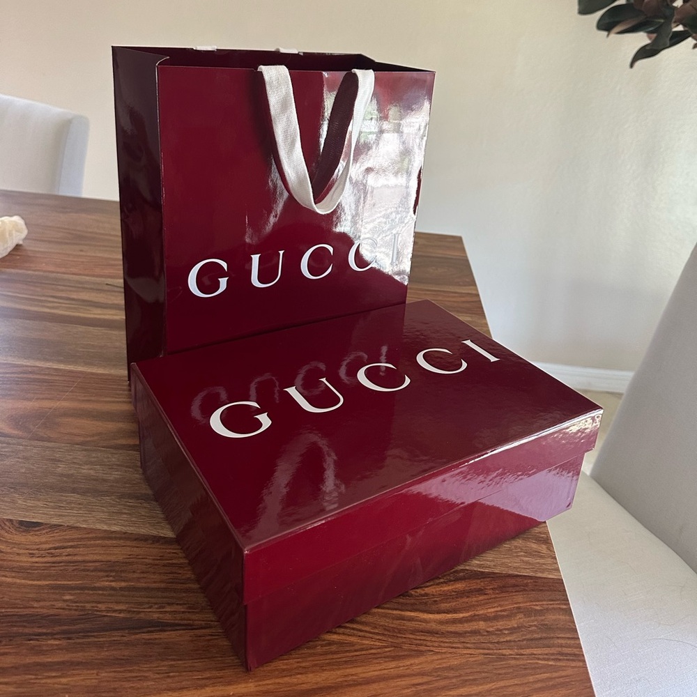 Gucci box & bag